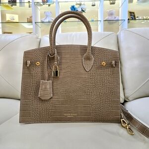 Teddy Blake Light Beige Crocodile Embossed Leather Top Handle Crossbody bag